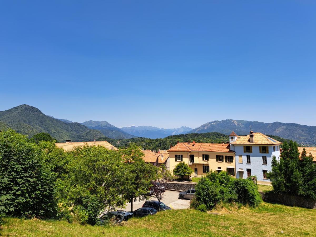 Appartamento Storico Con Giardino Soleggiato - B&B Via Rinaldi Arto Centonara Exteriör bild