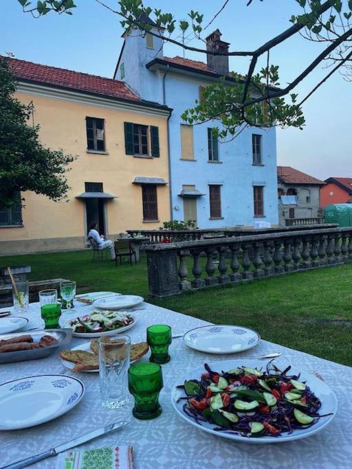 Appartamento Storico Con Giardino Soleggiato - B&B Via Rinaldi Arto Centonara Exteriör bild