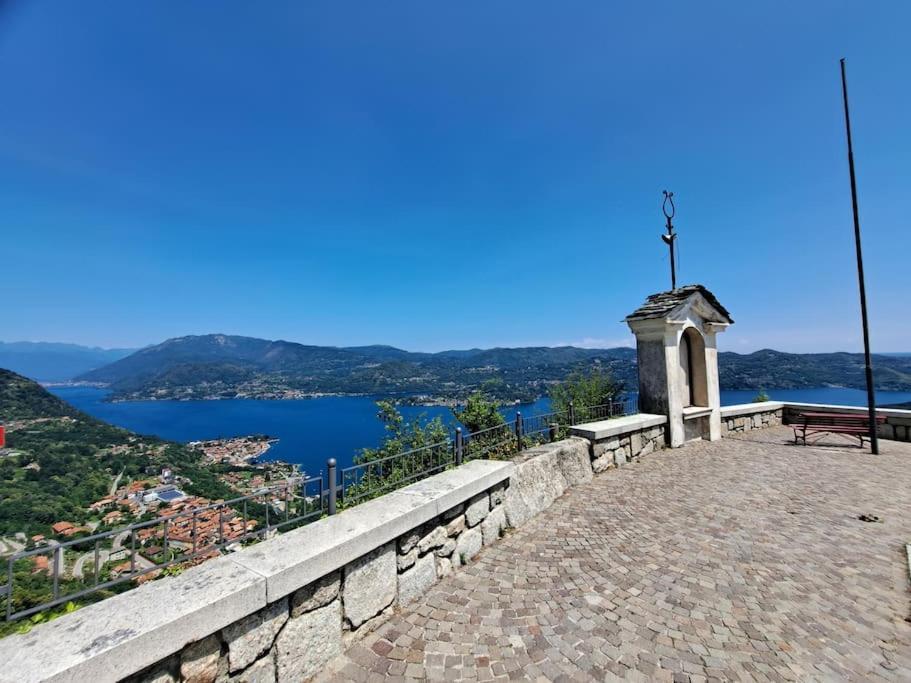 Appartamento Storico Con Giardino Soleggiato - B&B Via Rinaldi Arto Centonara Exteriör bild