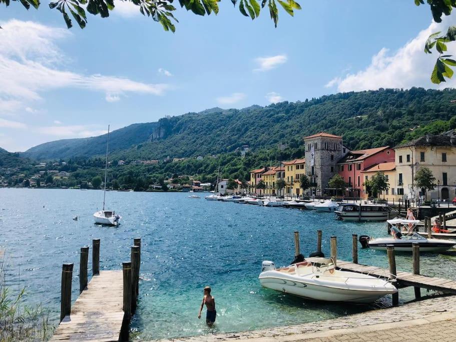 Appartamento Storico Con Giardino Soleggiato - B&B Via Rinaldi Arto Centonara Exteriör bild