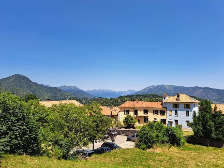 Appartamento Storico Con Giardino Soleggiato - B&B Via Rinaldi Arto Centonara Exteriör bild