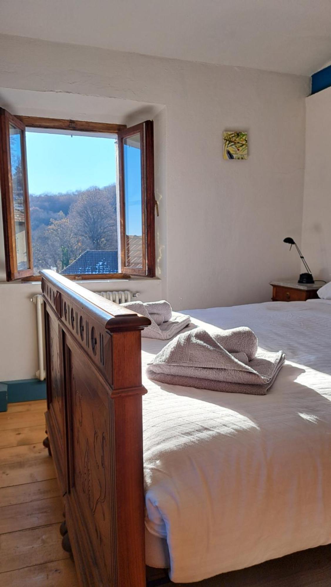 Appartamento Storico Con Giardino Soleggiato - B&B Via Rinaldi Arto Centonara Exteriör bild