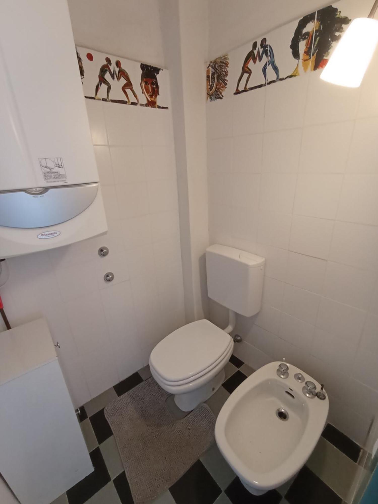Appartamento Storico Con Giardino Soleggiato - B&B Via Rinaldi Arto Centonara Exteriör bild
